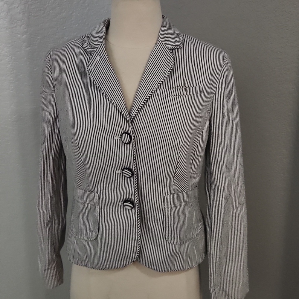 Ann Taylor Loft Striped Tapered Blazer Size 6P Black and White Stripes